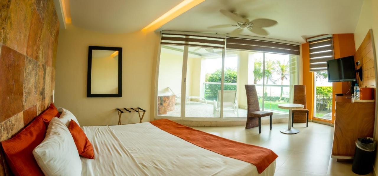 Artisan Playa Esmeralda Family Beach Hotel Playa Chachalacas 外观 照片